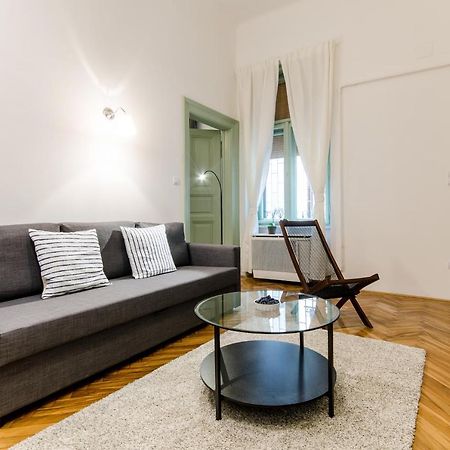 B63 2 Bedroom Apartment In Heart Of City Budapest Exteriör bild
