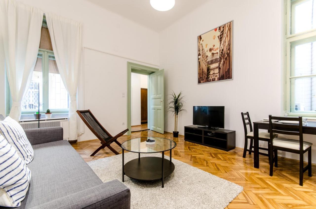 B63 2 Bedroom Apartment In Heart Of City Budapest Exteriör bild