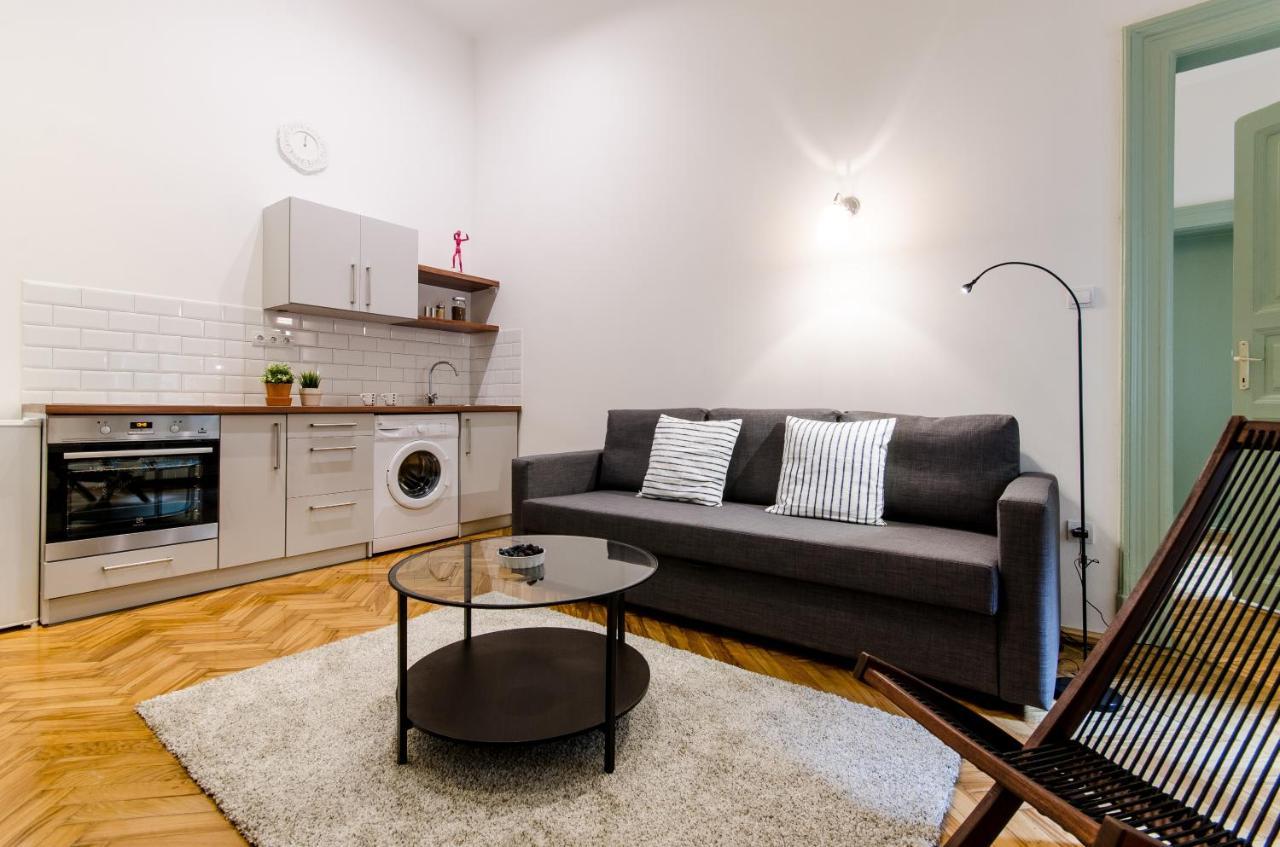 B63 2 Bedroom Apartment In Heart Of City Budapest Exteriör bild