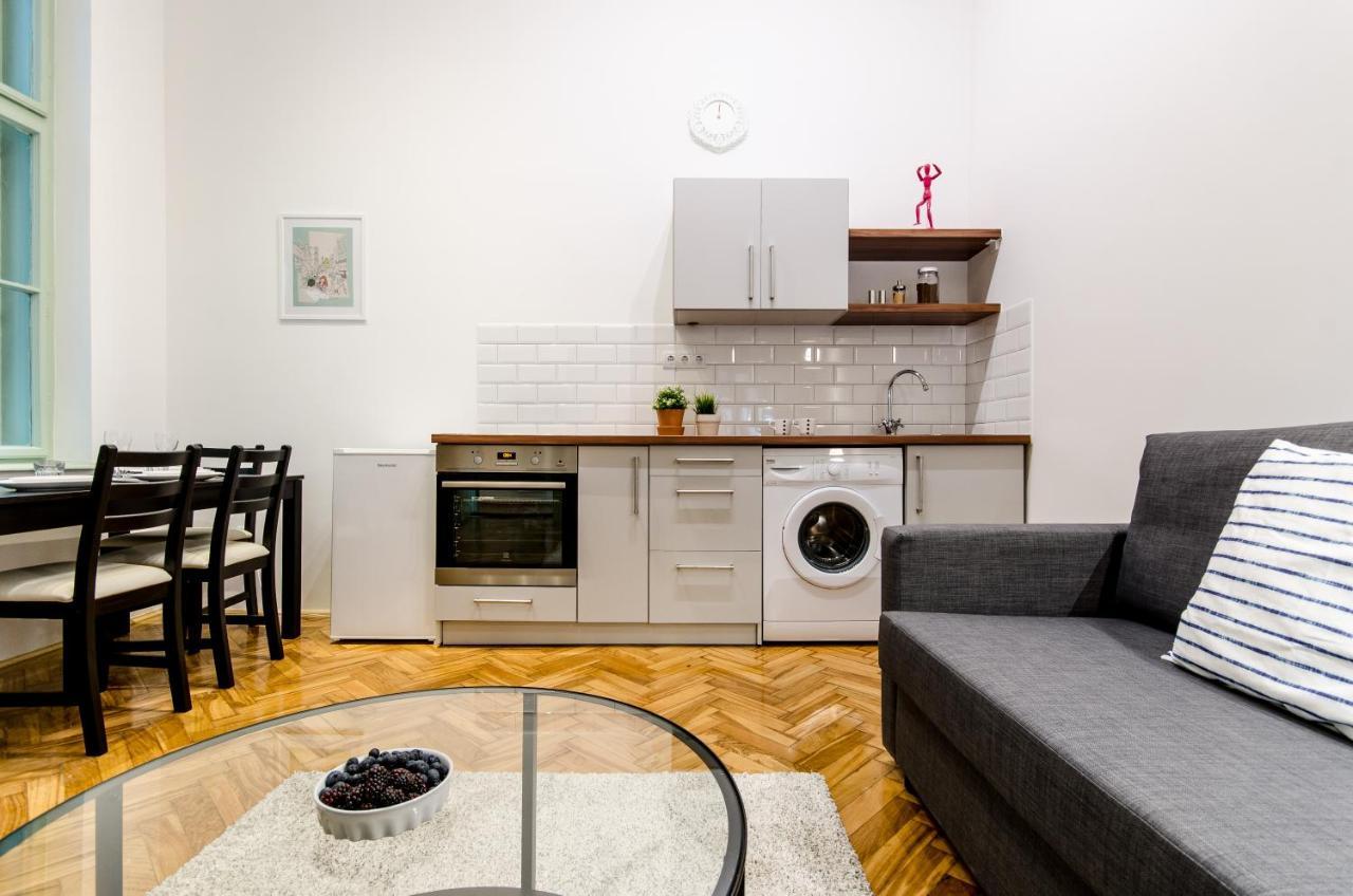 B63 2 Bedroom Apartment In Heart Of City Budapest Exteriör bild