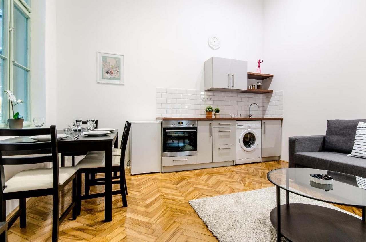 B63 2 Bedroom Apartment In Heart Of City Budapest Exteriör bild